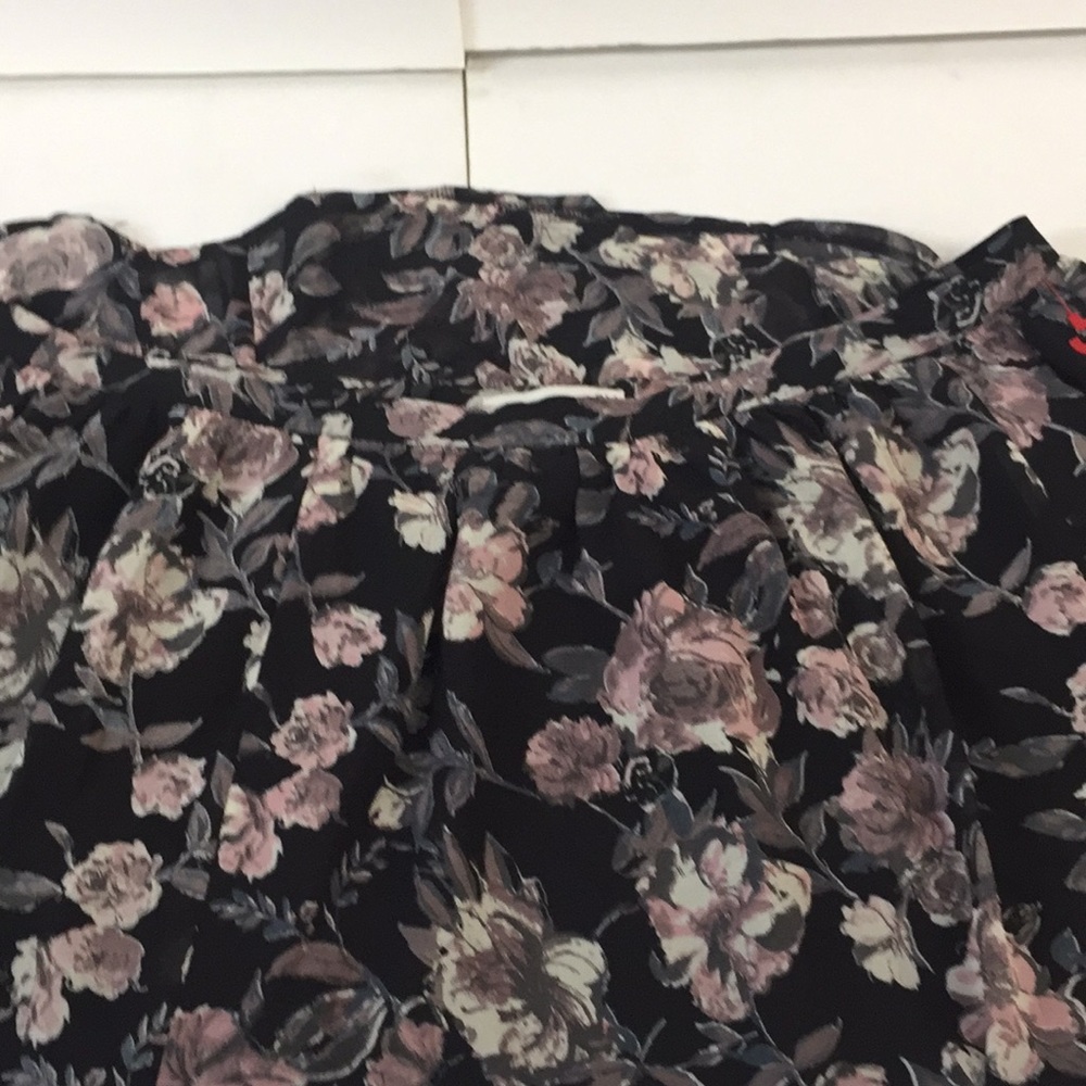 Women’s InLUV Flower Skirt NWT - Picture 4 of 11